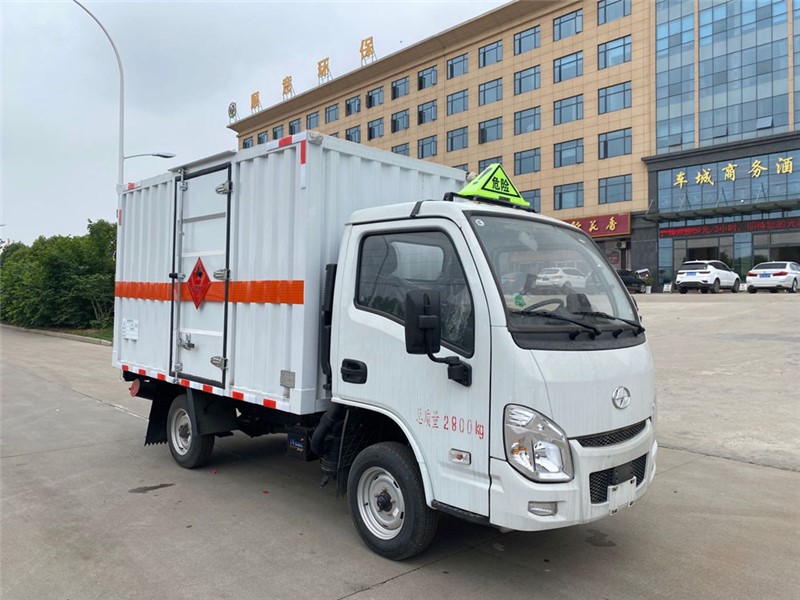 CSC5031XRQSH6型易燃?xì)怏w廂式運(yùn)輸車(chē)